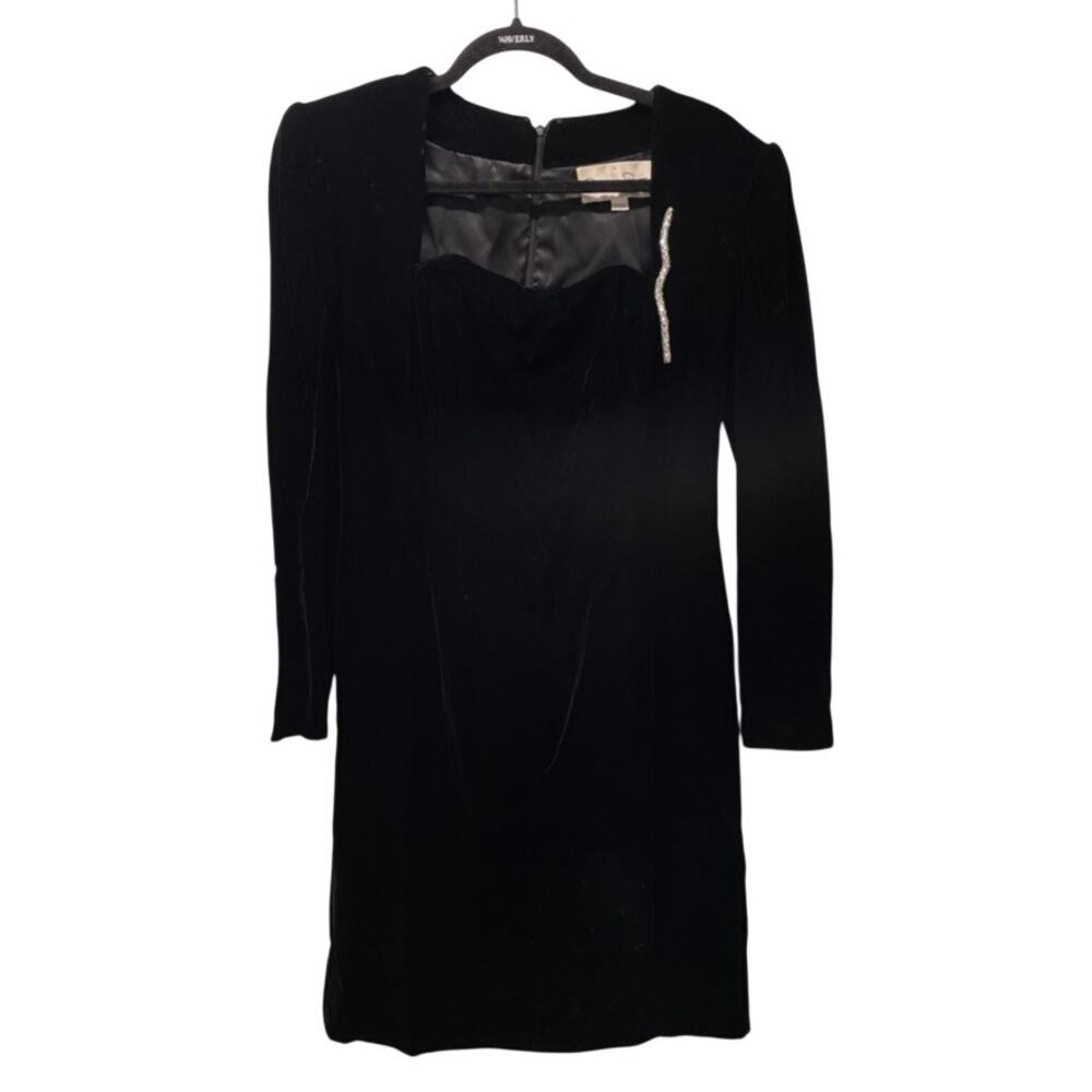 Vintage Oscar de la Renta Black Velvet Dress Long Sleeve Sweetheart Neckline M?